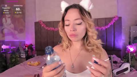 Snapshot of lanaamills chatting on May 2026 06:19:02 AM Lana online show from May 2026 06:19:02 AM