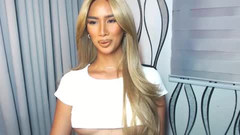 Lana online show from February 2025 04:01:01 AM