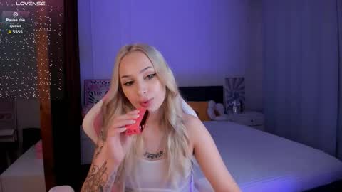 Lana online show from January 2026 04:05:01 AM