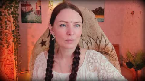 Lana Radiance online show from May 2026 12:33:02 PM