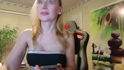 Snapshot of lanasweet9 chatting on April 2026 06:52:02 PM Lana online show from April 2026 06:52:02 PM