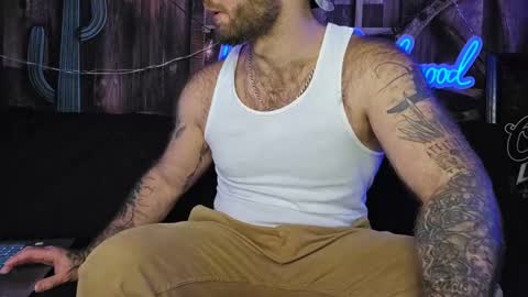 Snapshot of lancehardwood222 chatting on December 2024 05:16:01 AM LANCE online show from December 2024 05:16:01 AM