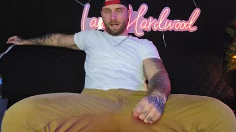 Snapshot of lancehardwood222 chatting on December 2024 01:47:01 AM LANCE online show from December 2024 01:47:01 AM