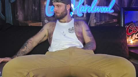 Snapshot of lancehardwood222 chatting on December 2024 01:18:02 AM LANCE online show from December 2024 01:18:02 AM