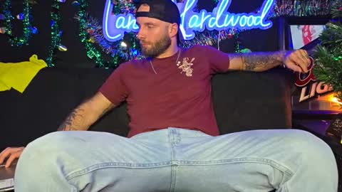 Snapshot of lancehardwood222 chatting on November 2025 01:17:01 AM LANCE online show from November 2025 01:17:01 AM