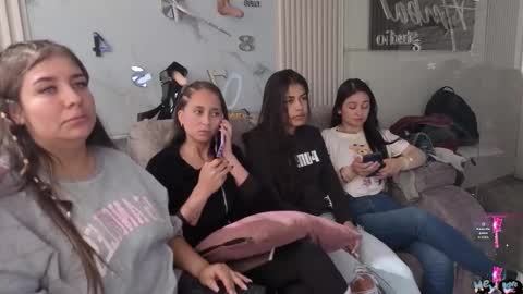 lanna_as online show from December 2025 02:10:02 PM