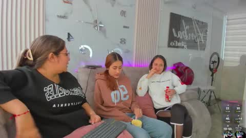 lanna_as online show from January 2026 01:37:02 PM