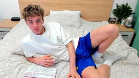 Snapshot of lanny_fandi chatting on December 2024 05:14:02 AM Fandi online show from December 2024 05:14:02 AM