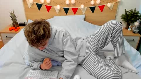 Snapshot of lanny_fandi chatting on January 2025 11:22:01 AM Fandi online show from January 2025 11:22:01 AM