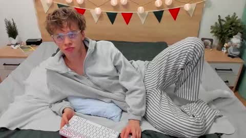 Snapshot of lanny_fandi chatting on January 2025 04:11:01 PM Fandi online show from January 2025 04:11:01 PM