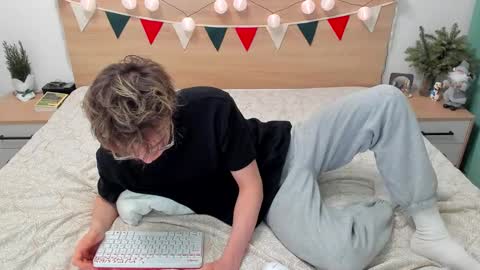 Snapshot of lanny_fandi chatting on January 2025 01:09:02 PM Fandi online show from January 2025 01:09:02 PM