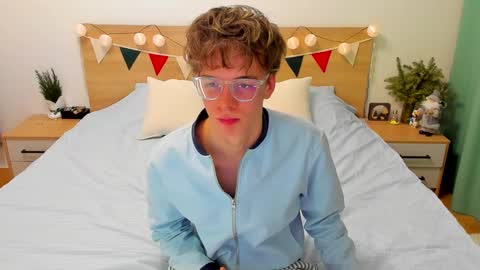 Snapshot of lanny_fandi chatting on January 2025 05:44:01 PM Fandi online show from January 2025 05:44:01 PM