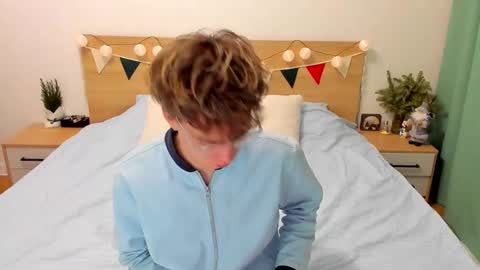 Snapshot of lanny_fandi chatting on January 2025 05:23:01 AM Fandi online show from January 2025 05:23:01 AM