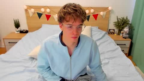 Snapshot of lanny_fandi chatting on January 2025 08:26:02 AM Fandi online show from January 2025 08:26:02 AM