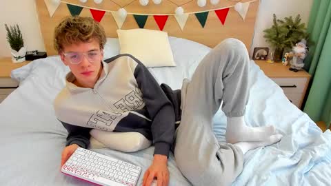 Snapshot of lanny_fandi chatting on January 2025 08:51:02 AM Fandi online show from January 2025 08:51:02 AM