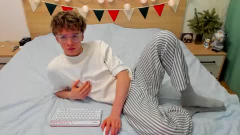 Snapshot of lanny_fandi chatting on January 2025 12:26:01 PM Fandi online show from January 2025 12:26:01 PM