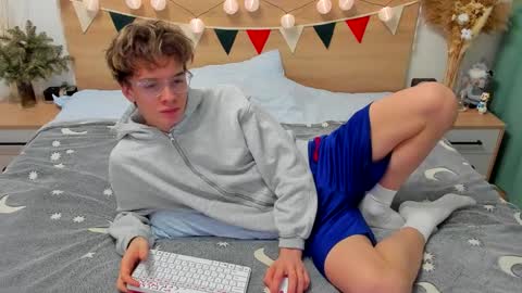 Snapshot of lanny_fandi chatting on January 2025 05:37:01 AM Fandi online show from January 2025 05:37:01 AM