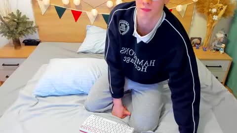 Snapshot of lanny_fandi chatting on January 2025 06:35:01 PM Fandi online show from January 2025 06:35:01 PM