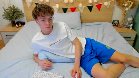 Snapshot of lanny_fandi chatting on January 2025 05:02:02 PM Fandi online show from January 2025 05:02:02 PM