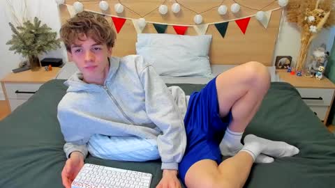 Snapshot of lanny_fandi chatting on February 2025 10:05:01 AM Fandi online show from February 2025 10:05:01 AM