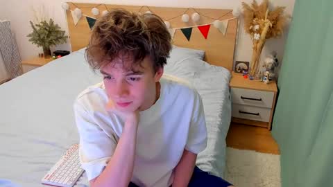 Snapshot of lanny_fandi chatting on February 2025 05:23:02 PM Fandi online show from February 2025 05:23:02 PM