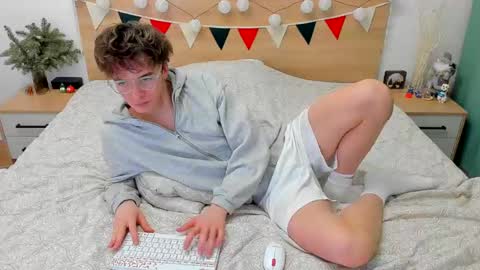 Snapshot of lanny_fandi chatting on February 2025 04:25:01 PM Fandi online show from February 2025 04:25:01 PM