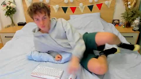 Snapshot of lanny_fandi chatting on February 2025 10:21:02 PM Fandi online show from February 2025 10:21:02 PM