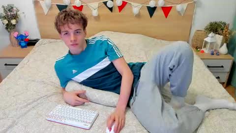 Snapshot of lanny_fandi chatting on March 2025 04:15:02 AM Fandi online show from March 2025 04:15:02 AM