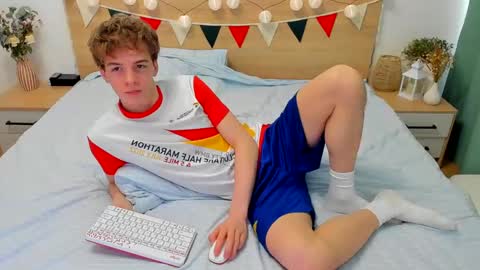 Snapshot of lanny_fandi chatting on March 2025 07:04:02 AM Fandi online show from March 2025 07:04:02 AM