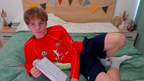 Snapshot of lanny_fandi chatting on September 2025 10:26:02 AM Fandi online show from September 2025 10:26:02 AM