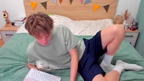 Snapshot of lanny_fandi chatting on September 2025 02:30:02 PM Fandi online show from September 2025 02:30:02 PM