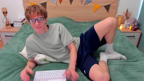 Snapshot of lanny_fandi chatting on September 2025 11:15:01 AM Fandi online show from September 2025 11:15:01 AM