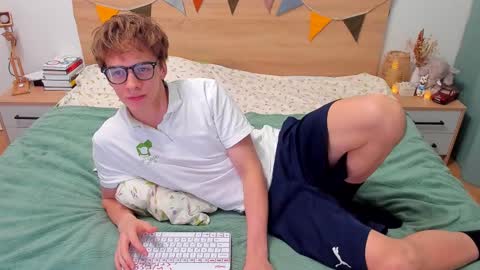 Snapshot of lanny_fandi chatting on October 2025 04:47:02 PM Fandi online show from October 2025 04:47:02 PM