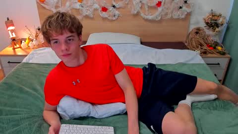 Snapshot of lanny_fandi chatting on October 2025 06:36:02 AM Fandi online show from October 2025 06:36:02 AM