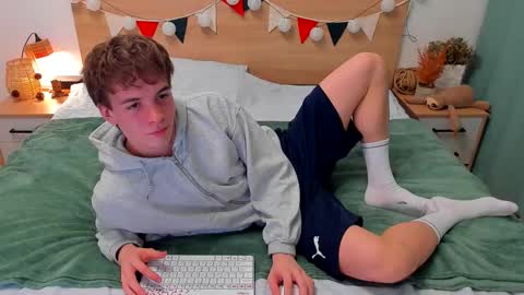 Snapshot of lanny_fandi chatting on November 2025 06:23:01 AM Fandi online show from November 2025 06:23:01 AM