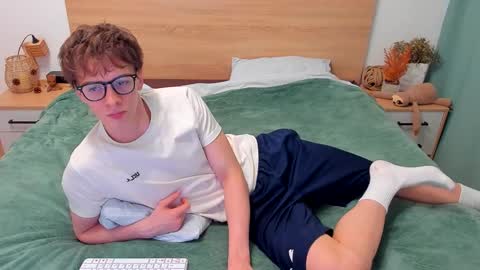 Snapshot of lanny_fandi chatting on November 2025 11:33:02 AM Fandi online show from November 2025 11:33:02 AM