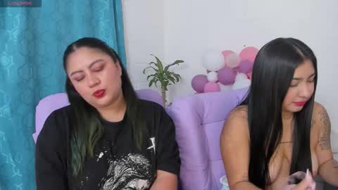 lapeligrosa_ online show from December 2025 12:12:02 PM