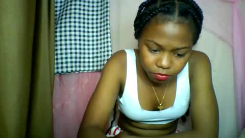 lara_belle online show from June 2026 07:19:02 PM
