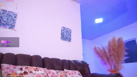 Snapshot of lara_giraldo chatting on February 2026 12:11:01 AM Hello Guys I am Lara Giraldo WELCOME To my room online show from February 2026 12:11:01 AM