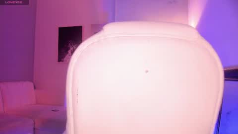 Snapshot of lara_madisson chatting on July 2026 06:33:02 AM Lara Madisson online show from July 2026 06:33:02 AM
