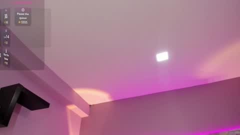 Lara online show from January 2025 07:54:01 PM