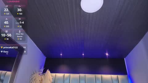 Lara online show from February 2025 10:14:02 PM