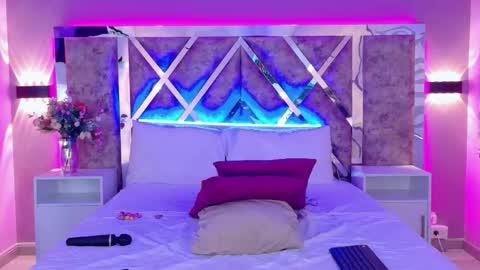 Lara online show from April 2026 10:21:02 PM