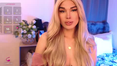 Snapshot of larah_fuchs26 chatting on February 2025 12:07:01 AM Larah will make your day online show from February 2025 12:07:01 AM