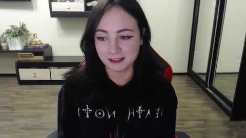 Snapshot of laralianna chatting on October 2025 05:44:02 PM Laralianna online show from October 2025 05:44:02 PM