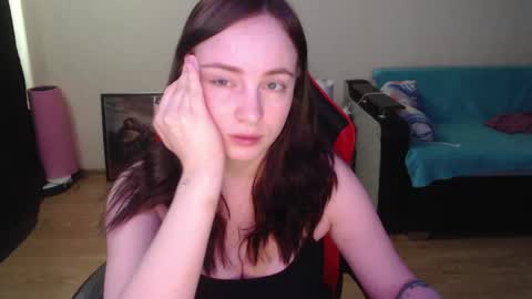 Snapshot of laralianna chatting on April 2026 11:52:01 AM Laralianna online show from April 2026 11:52:01 AM