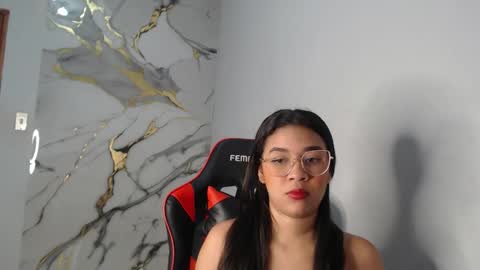 Snapshot of laralmanza chatting on March 2026 12:31:02 PM laralmanza online show from March 2026 12:31:02 PM