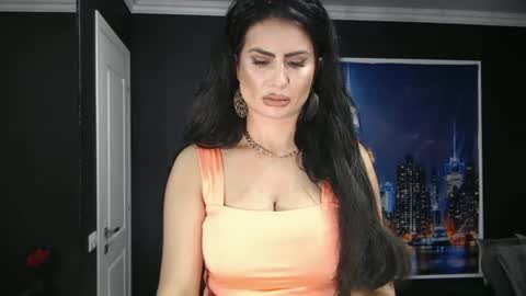 laras_moans online show from June 2026 06:26:02 AM