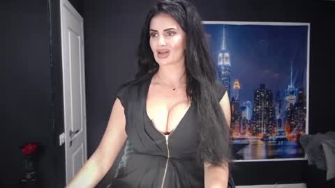 laras_moans online show from July 2026 10:31:01 AM