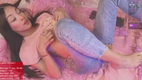 Lara Give it a thumbs up please its important  online show from December 2024 06:10:02 AM